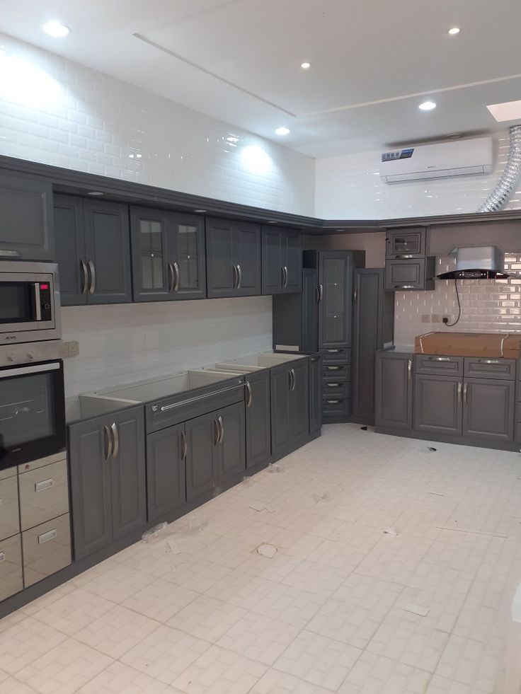 مطابخ جاهزة بالرياض بتصميم عصري وخامات عالية الجودة وتنفيذ احترافي يناسب جميع المساحات والأذواق.